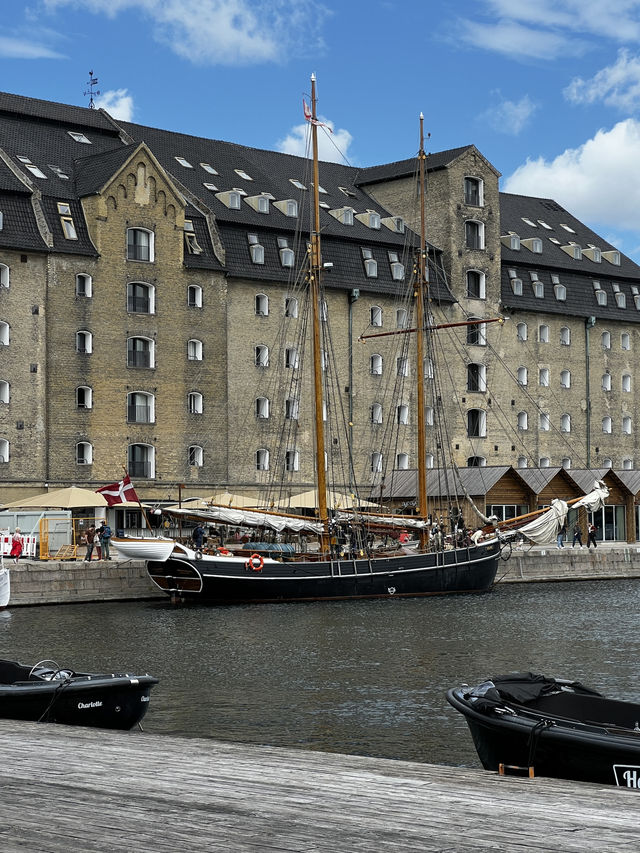 🌈🍽️ Lunch with a View & Stories in Every Step – Nyhavn, Copenhagen 🇩🇰🚶‍♀️ 