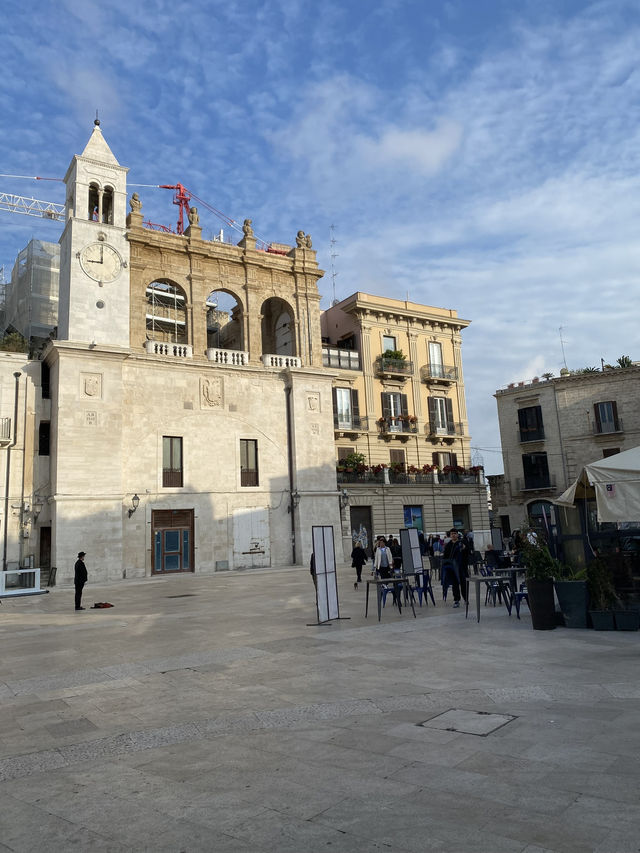 The Ancient Walls of Bari: A Journey Through Time in Southern Italy 🌊🇮🇹