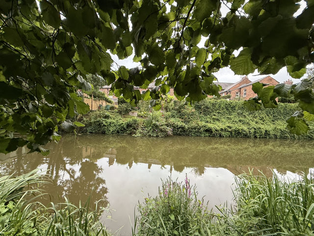 The canal network - a new way of seeing and exploring Chester! 