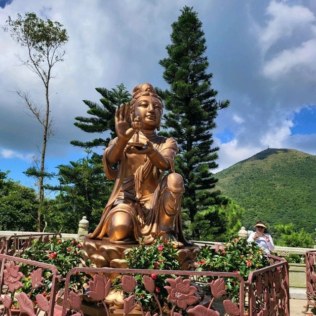 🌟 Discover the Majesty of the Big Buddha in Hong Kong! 🇭🇰🧘‍♂️
