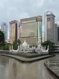 Skyscrapers, Street Food, and Culture: Discovering the Heart of Malaysia 🇲🇾 