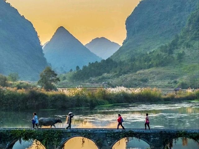 🌿 Nanning: Waterfalls, Ancient Streets & Karst Dreams 🌄