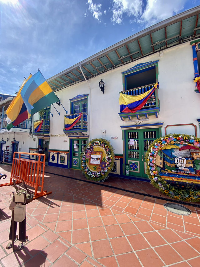 Colombia Trip: Guatape Cultural Close Ups!