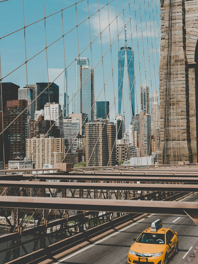 🌃 불빛의 강 위에 선 맨해튼의 맥박 ✨