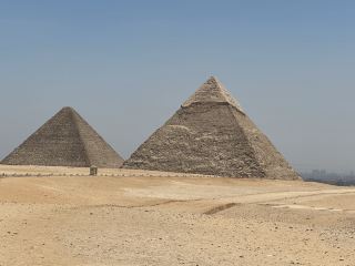มหาพีระมิดแห่งกีซา (The Pyramids of Giza)