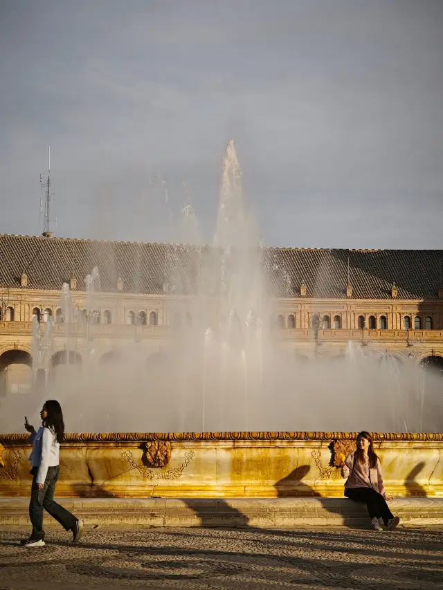 Seville's Plaza de España