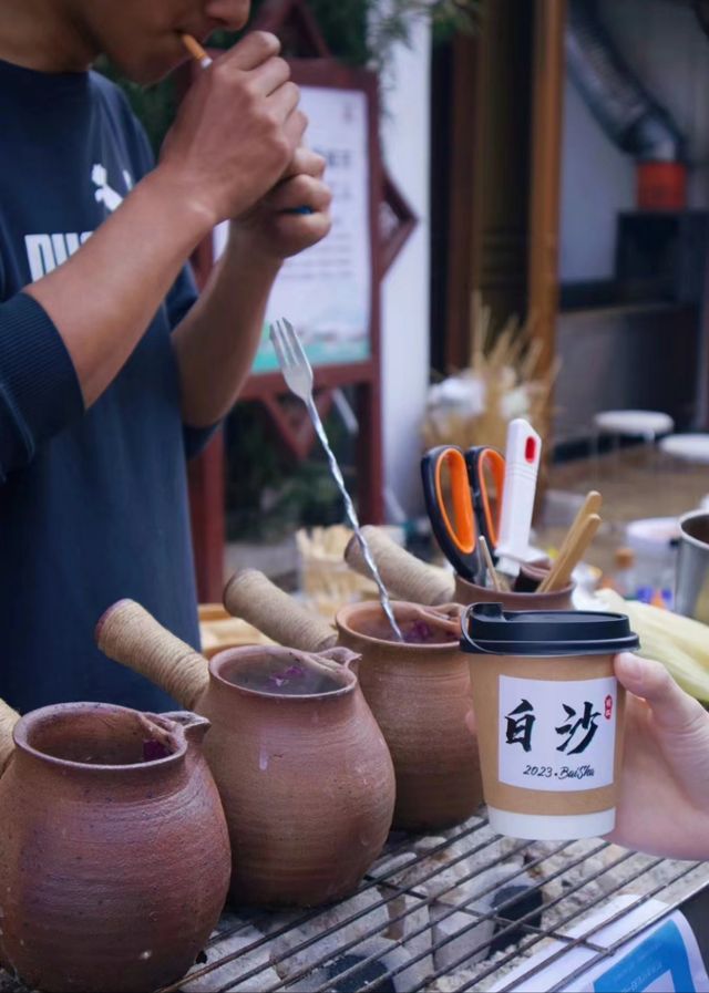 比起麗江古城我更愛這座玉龍雪山下的小鎮