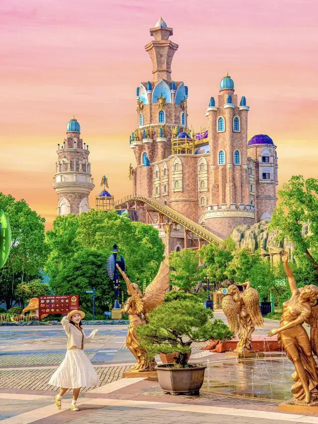 I can't believe I just found out about this dreamy castle theme park in Zhejiang