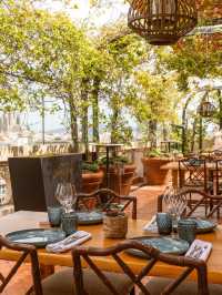 🌟 Barcelona's Luxe Legacy: Dive into El Palace's Elegance 🌟