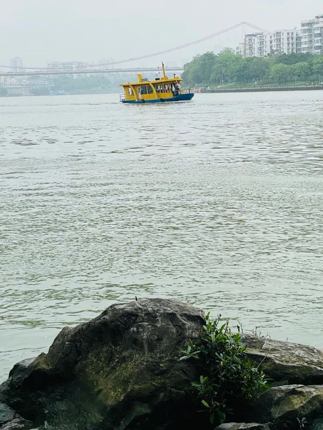 這個公園人少又好逛，可沖我可以待一天