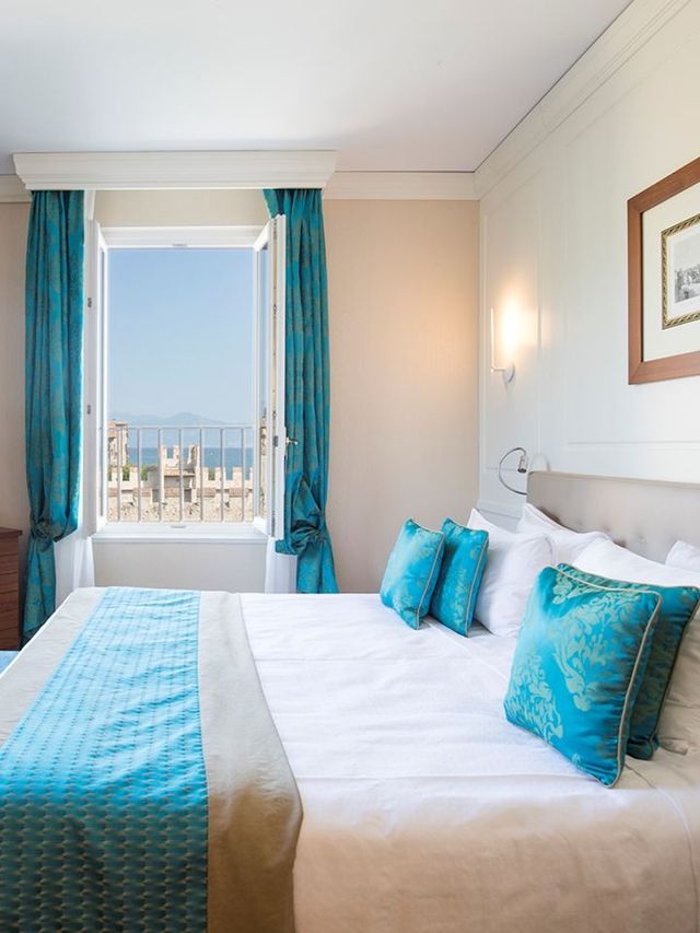 🏰✨ Sirmione's Gem: Grand Hotel Terme Review 🛀💖