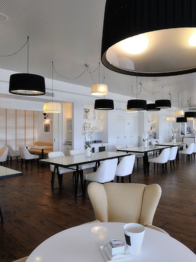 🌟🏨 Pesaro's Hidden Gem: Hotel Excelsior Unveiled! 🇮🇹