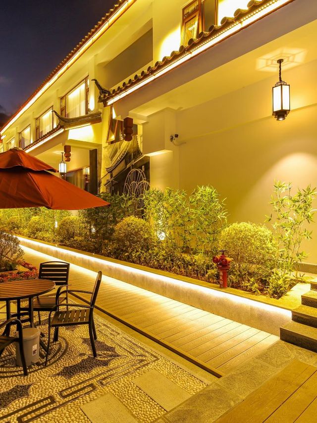 🏔️ Lijiang's Luxe Retreat: Snow-Capped Serenity & Culture 🏡