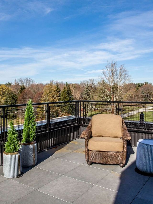 🔥 Unwind in Style at Indy's Ironworks Hotel 🛠️🛏️