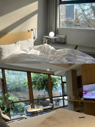 Stay in a beautiful bookstore in Changqing District for just CNY 150 per person.