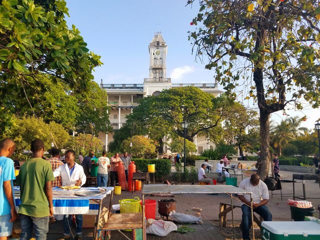 夕陽下的石頭城。