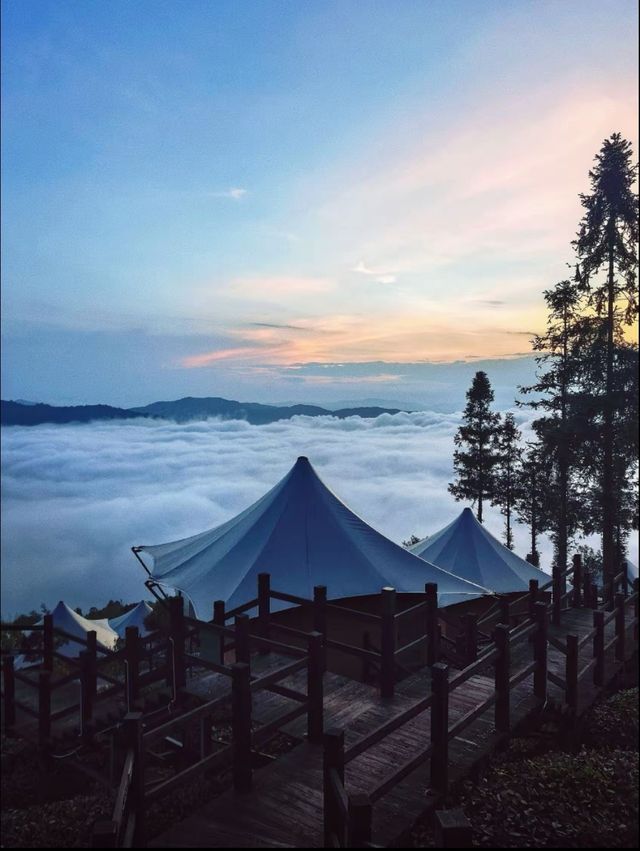 在普洱倚象山營地暨半山酒店,享受與自然相擁的美好時光。 在普洱倚象山營地暨半山酒店,享受與自然相擁的美好時光。