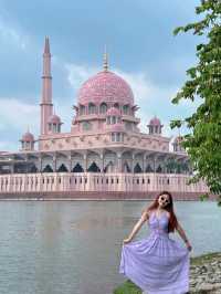 Pink Mosque in Putrajaya Malaysia is so Charming❤️