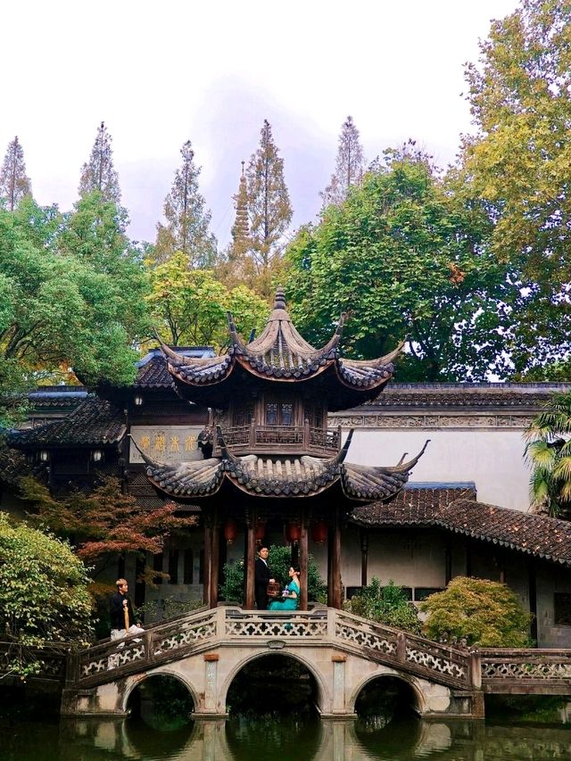 Hu Xueyan’s Residence: A Glimpse into Hangzhou’s Past 🏯