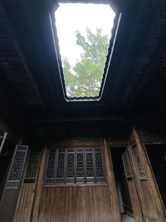 古城漫步，穿越時空的浪漫