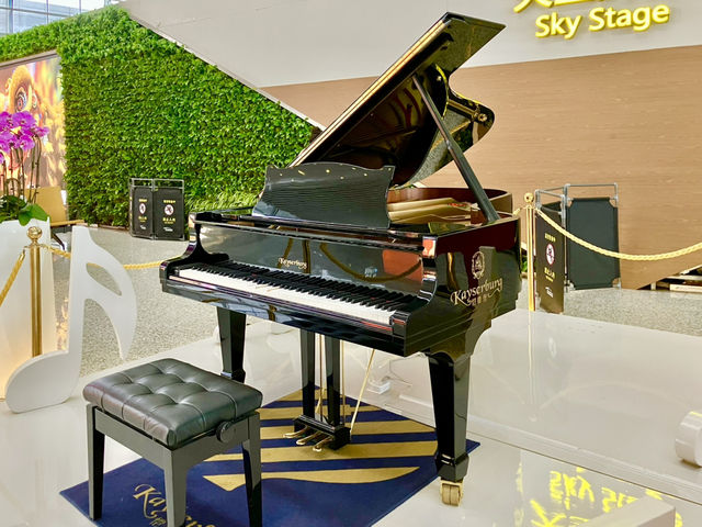 Pandas, Pianos, Gelato—Guangzhou’s Airport is Your Layover Playground