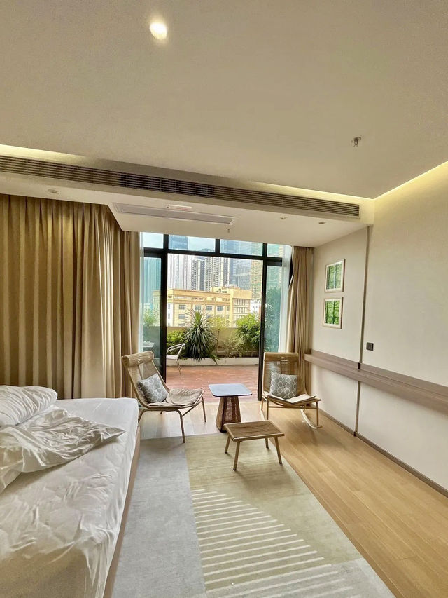海濤輕吟的私旅時光｜珠海情侶路大劇院亞朵輕居酒店