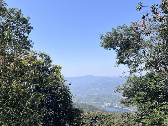 漳州靈通岩|藏於深山峭壁上嘅「懸空寺」