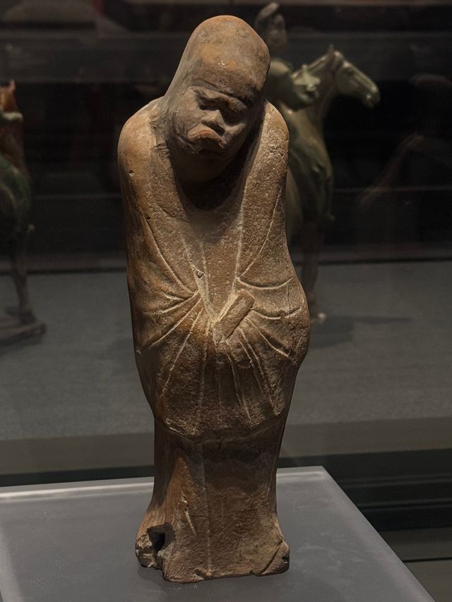 西安——解開華夏文明的千年密碼  站在陝西歷史博物館的中央大廳，130萬件文物綿延出7000年的文明