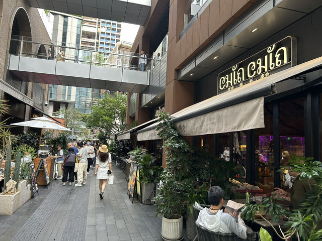 🎭 巨人展 × 萬象天地｜藝術與生活的雙重沉浸