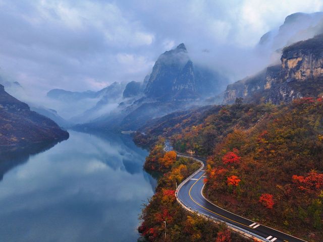 【秋染子房湖｜墜入山水畫裡的治癒時光】