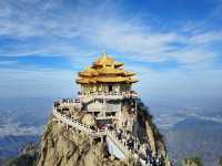 老君仙山，紫氣呈祥