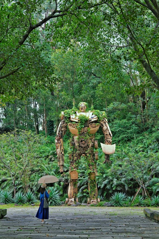 廣州citywalk覓一片科幻末日感暮光森林 廣州citywalk覓一片科幻末日感暮光森林