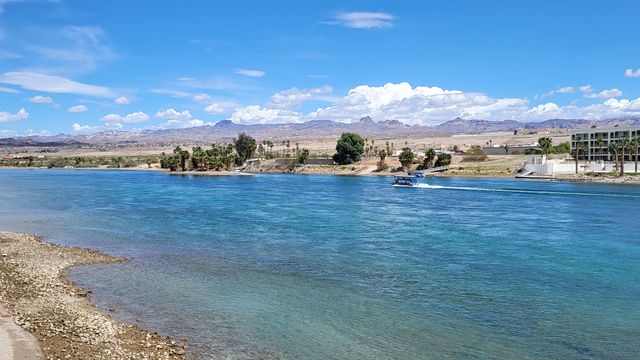 科羅拉多河畔復古小鎮拉芙琳