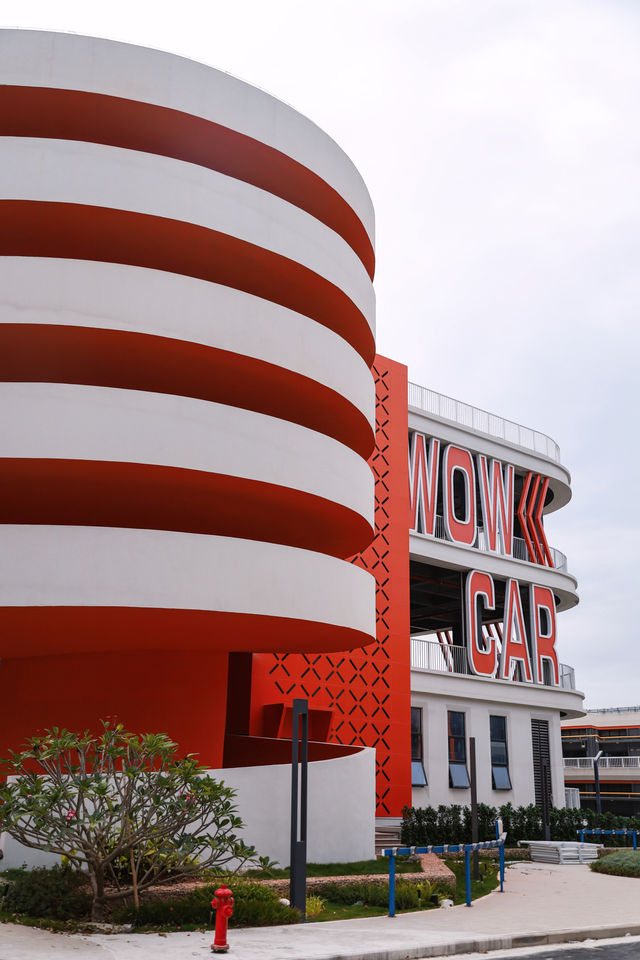 在未完成的建築裡,拍一部未來感大片 在未完成的建築裡,拍一部未來感大片