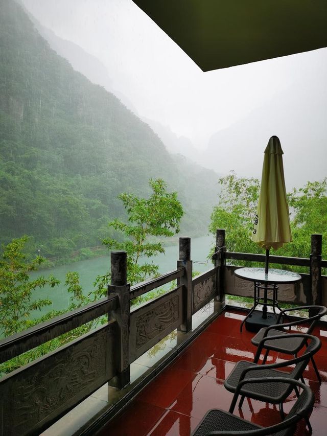 八里溝秘境!住進神仙小屋啦 八里溝秘境!住進神仙小屋啦