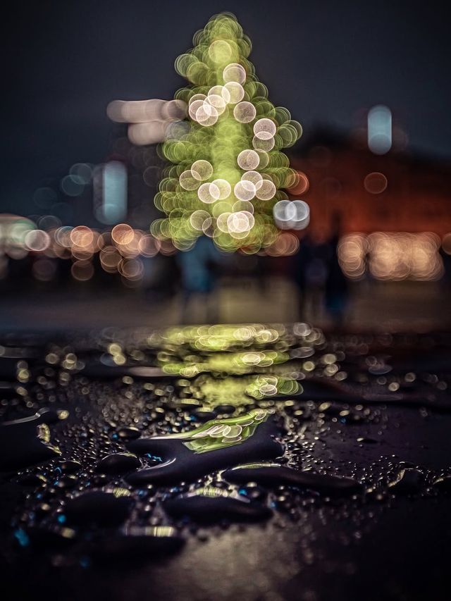 橫濱港未來21|賽博朋克夜雨迷情霓虹與雨滴的絕美交響曲 橫濱港未來21|賽博朋克夜雨迷情霓虹與雨滴的絕美交響曲