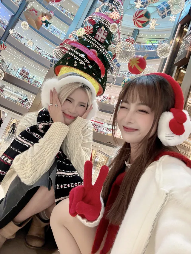 港匯今年的巨型懸浮聖誕樹美瘋了!!! 港匯今年的巨型懸浮聖誕樹美瘋了!!!