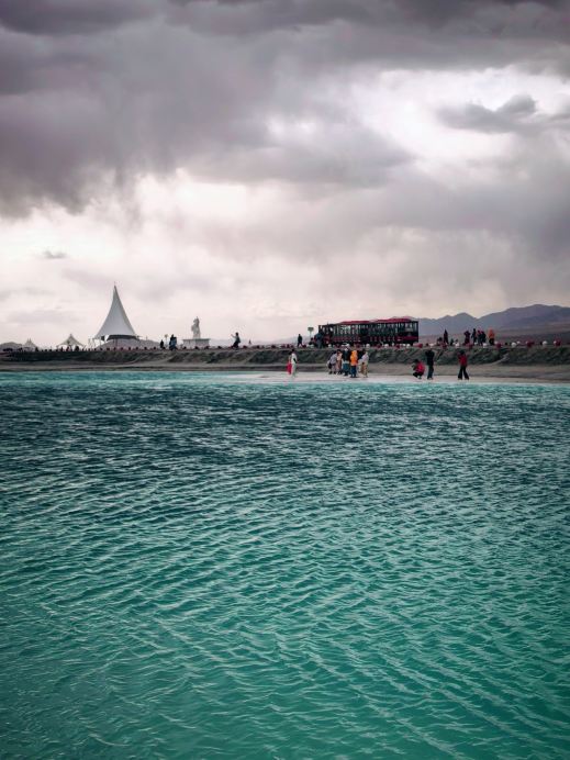 翡翠湖4号湖｜人間に落ちたティファニーブルーの夢 | Trip.com 海西