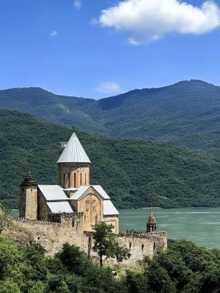 9-day Caucasus three-country guide with a detailed itinerary and quick booking