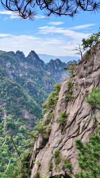 Hangzhou Lin’an Daming Mountain summer escape guide! Escape the dog days in an 18℃ mine cave—it’s amazing