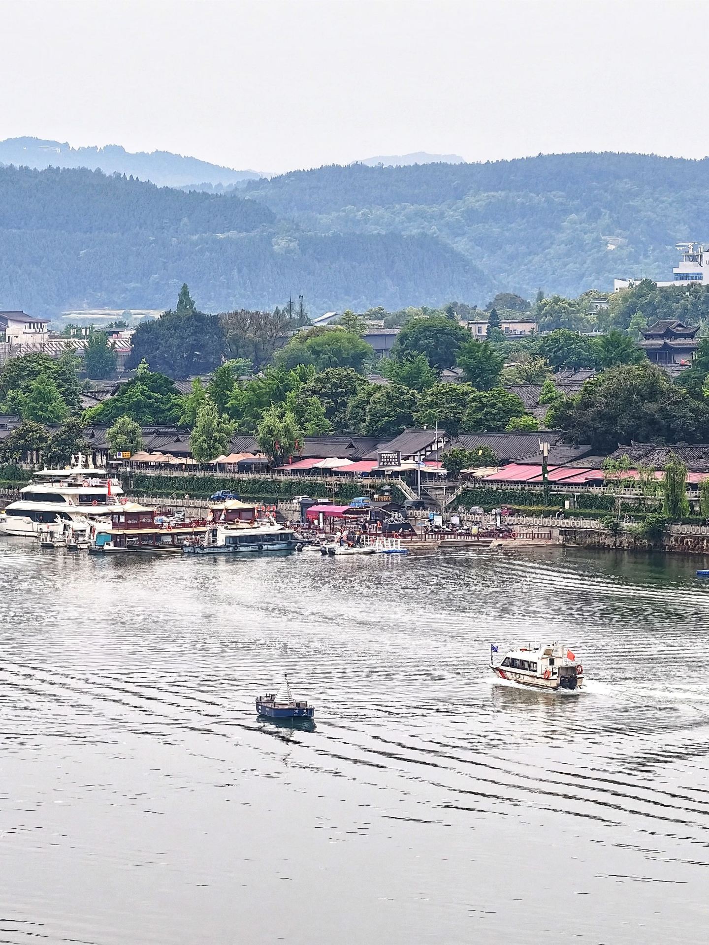 Guangyuan-Nanchong-Chongqing Senior-Friendly Guide: Easy Sightseeing and Dining Without the Hassle