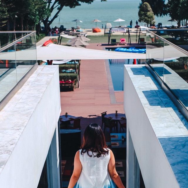 พักริมหาดชะอำ พร้อมสระว่ายน้ำยาว 60 เมตร