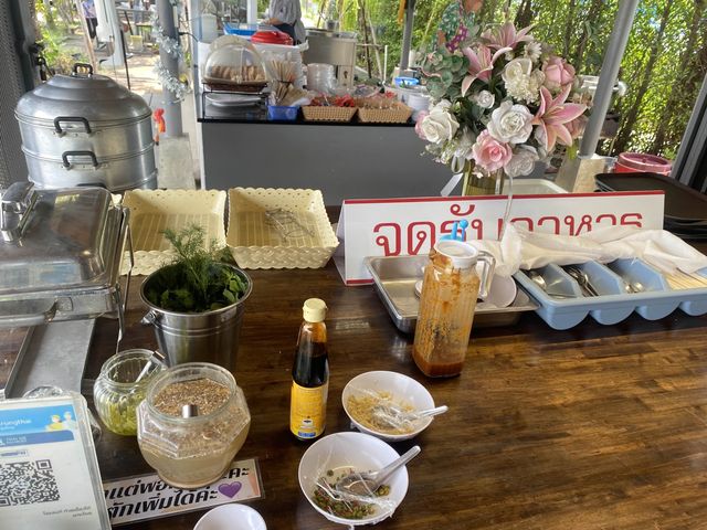 ไจแอนท์ ก๋วยเตี๋ยวไก่มะระอร่อยเด็ดประเทศไทย 🍽️🍜