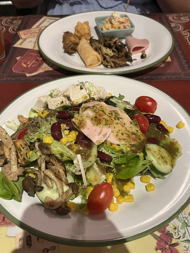 迪士尼大冒險家餐廳嘆半自助午餐