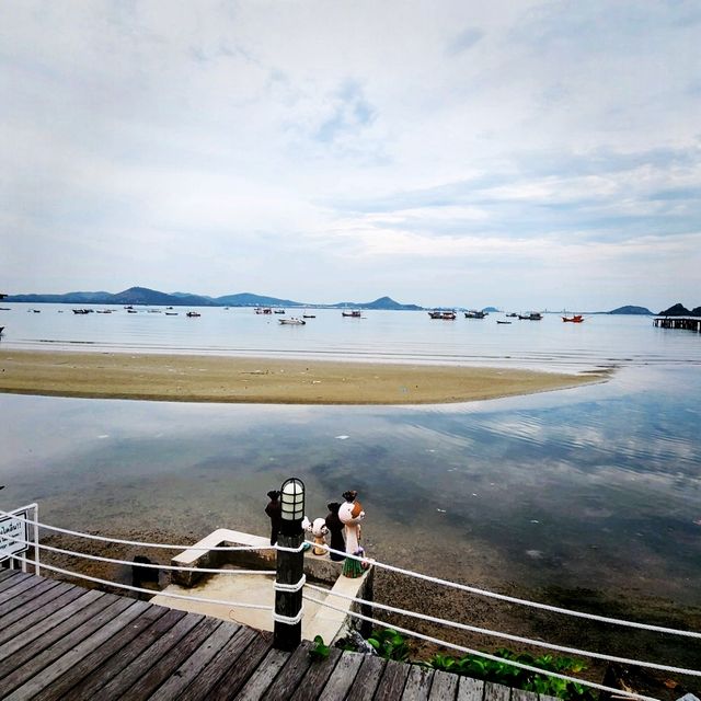 หน้าร้อนมาพักที่บ้านสัตหีบชายทะเลกัน 🏖