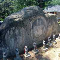삼존불과 쌍거북바위에 설화가 팔공산 은해사에잇엇다