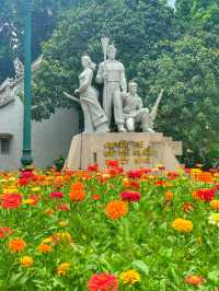 Roaming Hoan Kiem Lake
