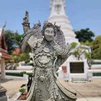 วัดหนังราชวรวิหาร วัดเก่าแก่สมัยอยุธยา