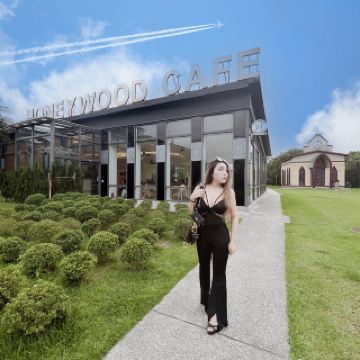 타오위안 핑전구에서 가장 인기 있는 카페는 할리우드 명소 같은 허니우드 카페입니다.