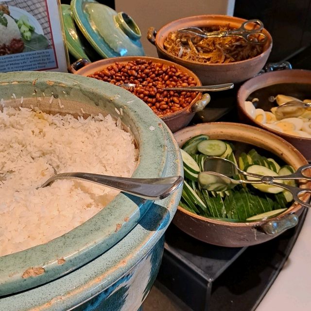 LUXURIOUS BUFFET BREAKFAST IN KUALA LUMPUR
